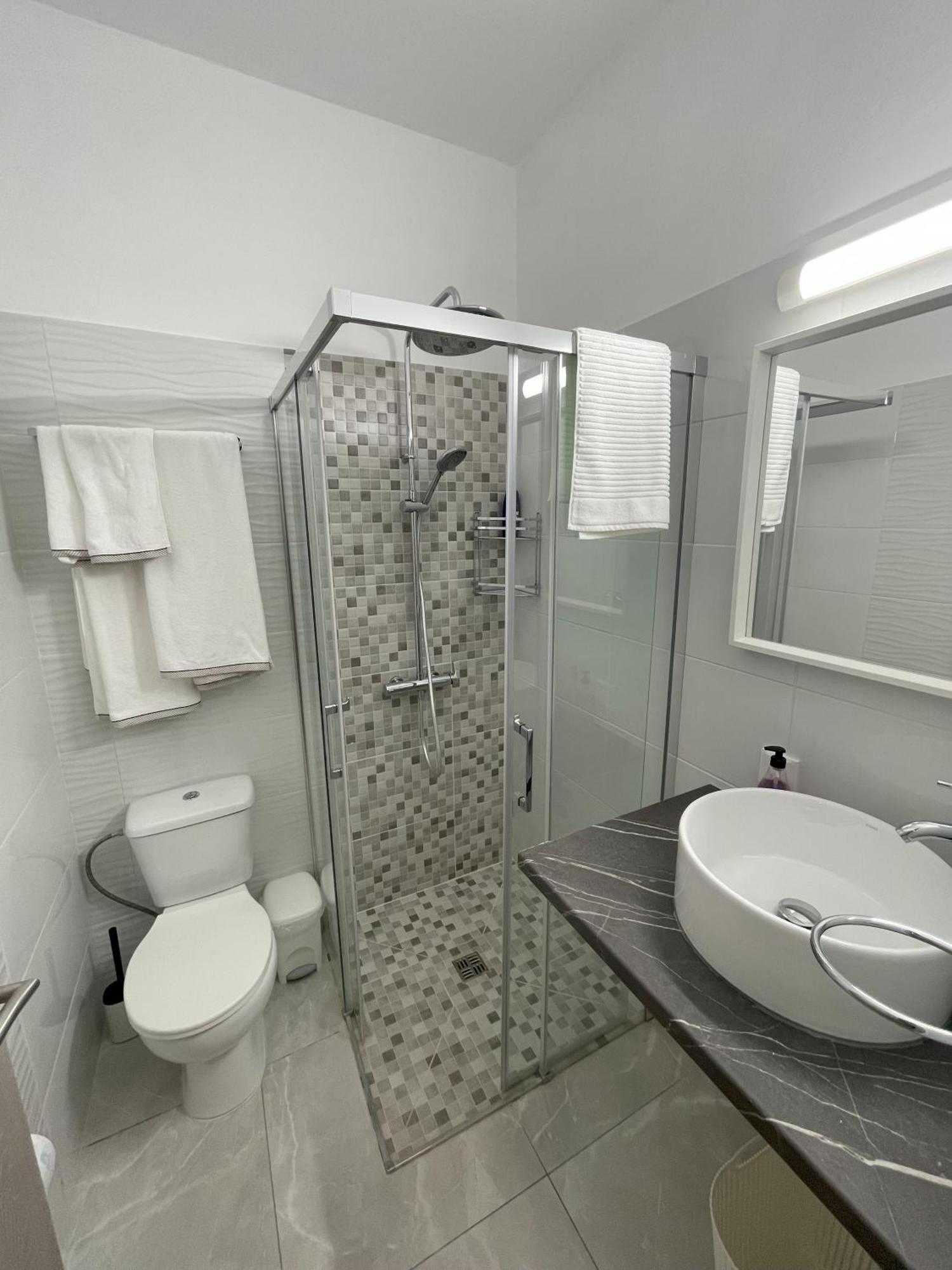 Arf Apartments Emba Екстериор снимка
